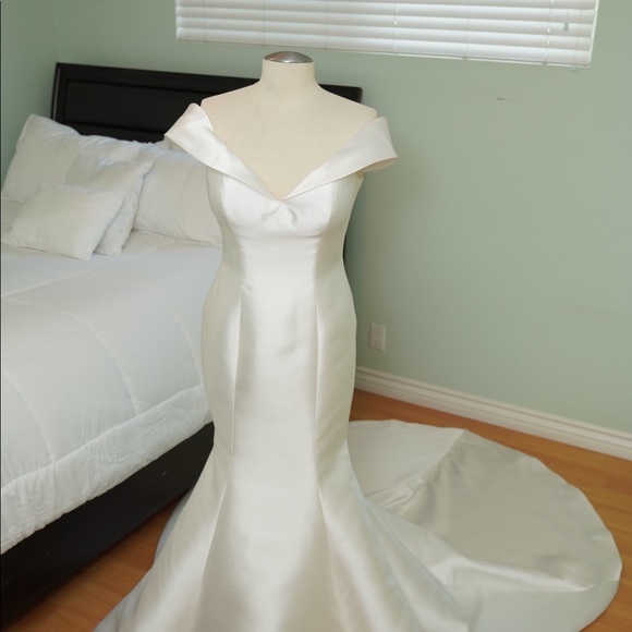Maggie Soterro - Rebecca Ingram Dress (Josie) AND cathedral veil - size 10 - Picture 5 of 7